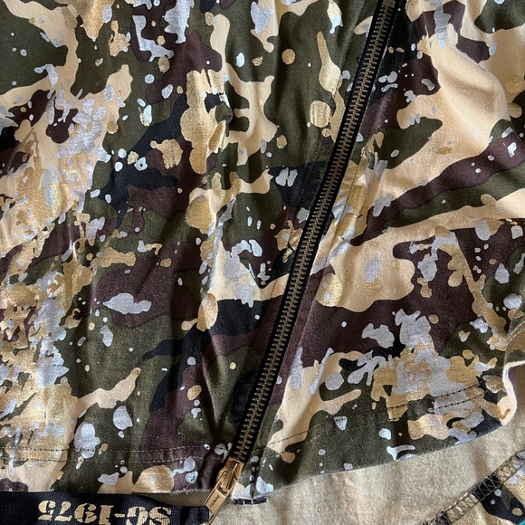 Smith & Graham side zippered t-shirt Size XL - Picture 4 of 7